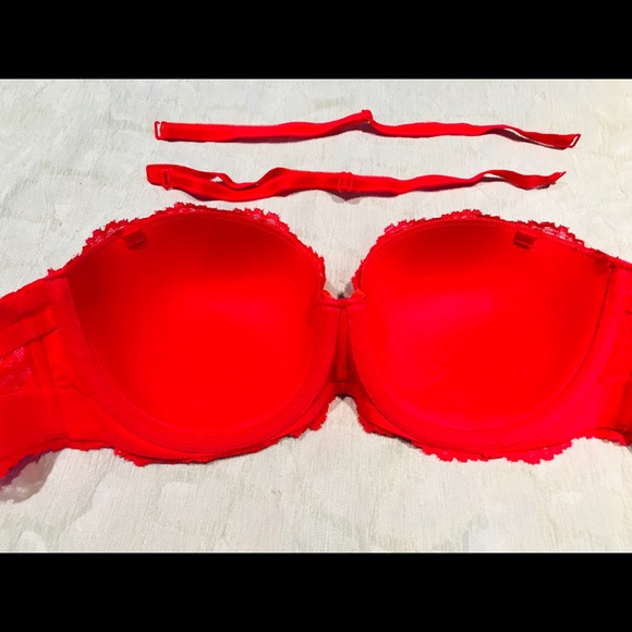 VS Strapless Convertible Lace Bra - Picture 4 of 7
